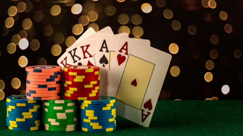 Poker online là một trong những trò chơi hấp dẫn thu hút đông đảo game thủ